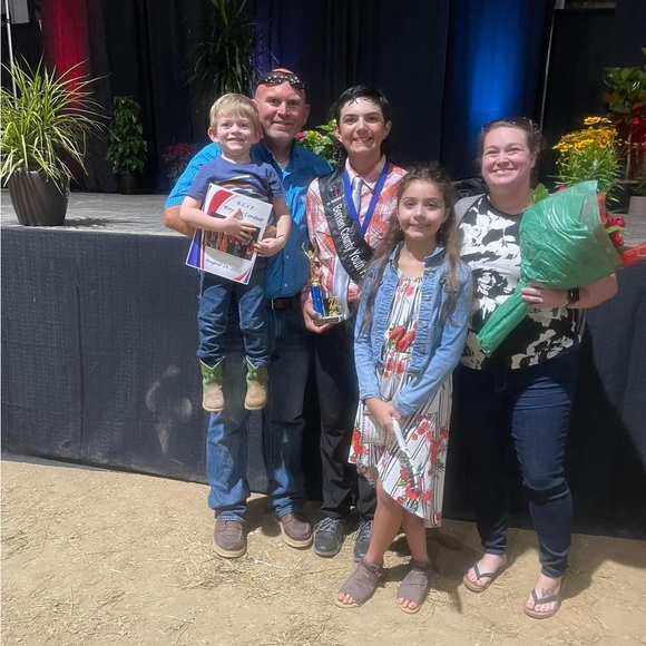 Meet your Posher, Linsey - Picture 3 of 3